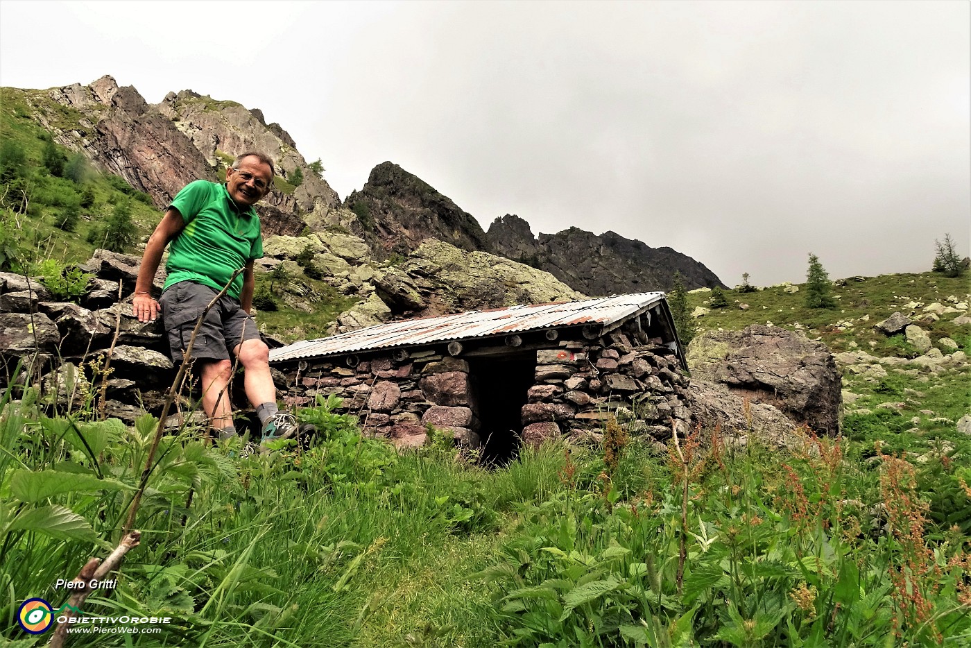 02 Alla Baita Nicola (1840 m) salendo la Val Pianella sul 107A .JPG